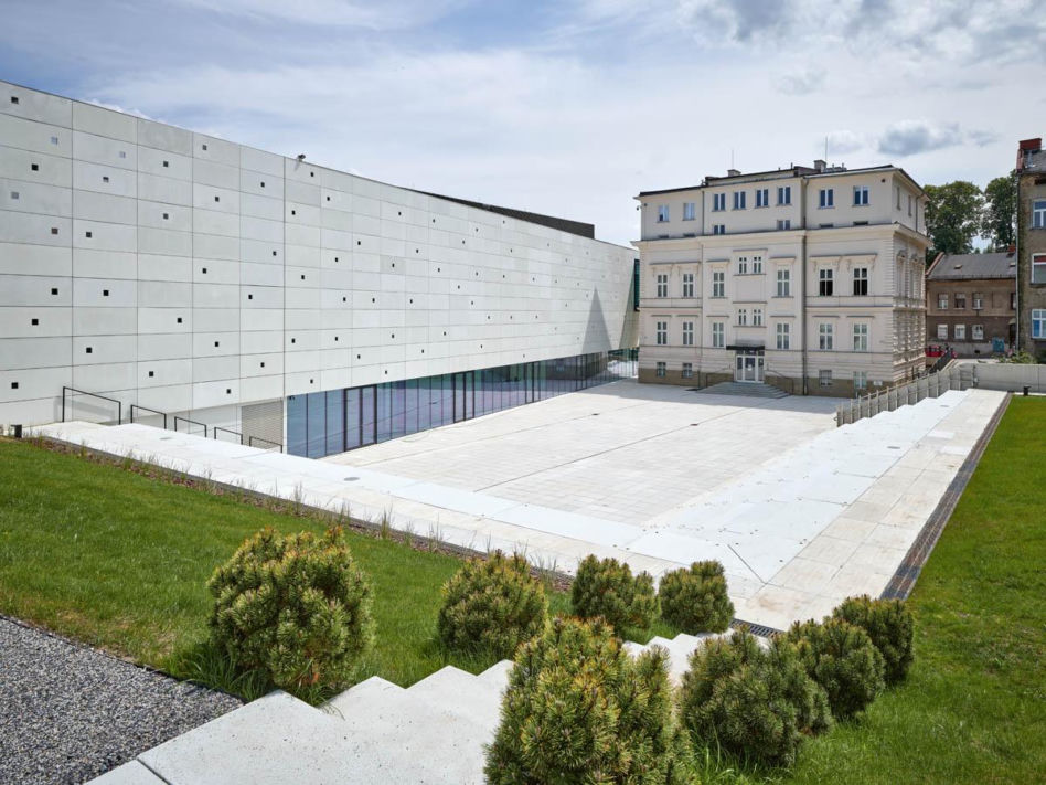 Nr 8/2024: Centrum bajki w Bielsko-Białej, proj. Nizio Design International