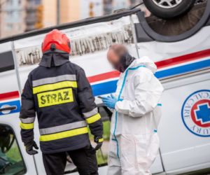 Zderzenie karetki z samochodem osobowym