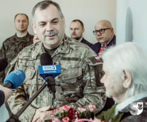 Podlaskie: Medal dla pani Danuty. Żołnierze zawsze mogli liczyć na jej dobre słowo i poczęstunek