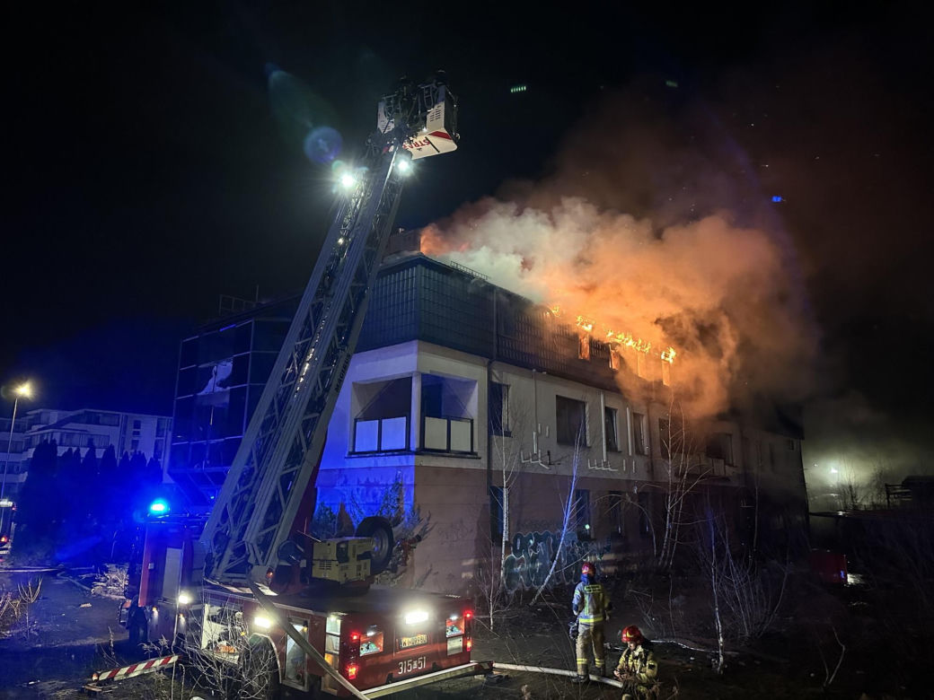 Pożar pustostanu na Targówku