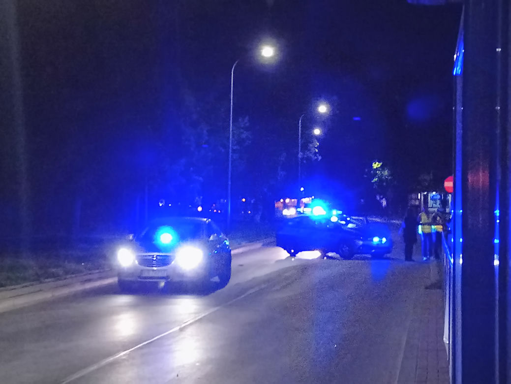 Koszmarny wypadek w Krakowie. Wbiegł wprost pod BMW, zginął na miejscu