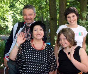 Ewa Bem z mężem i córkami_1PUBL