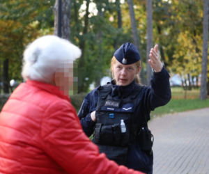 Wyjął długi nóż i zaczął dźgać. Gdy go złapali, trzymał maczetę!