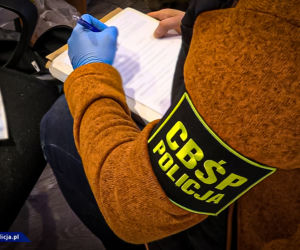POTĘŻNA akcja policji w Katowicach. Rozbito gang pseudokibiców [ZDJĘCIA]