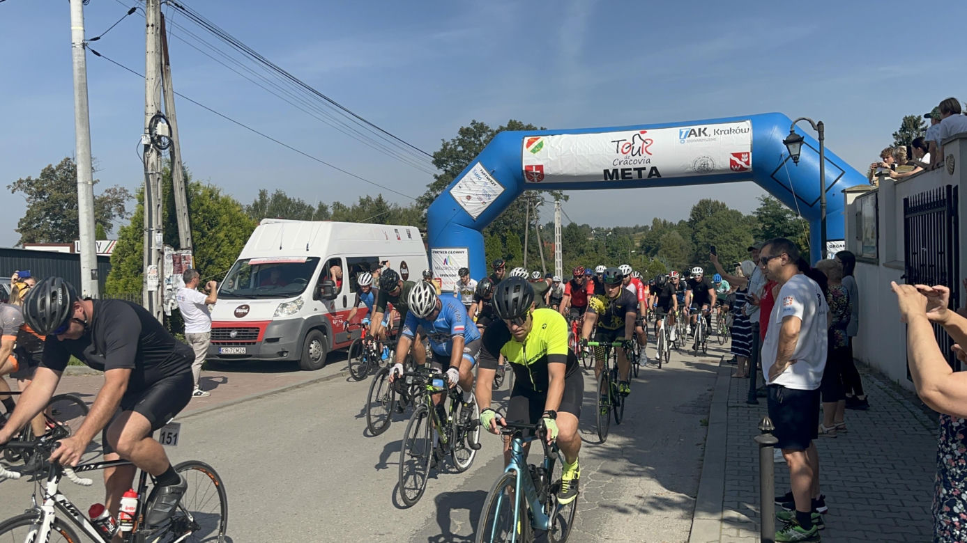 Sportowa rywalizacja i wspólne pomaganie. Za nami 8. edycja Tour de Cracovia Amatorów! 