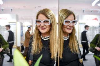 Od męża aktorki do influencera? Maciej Pela robi furorę na imprezie w centrum Warszawy