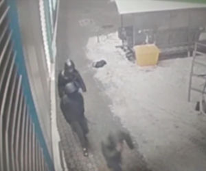 Brutalny atak na Targówku. Ranili 16-latka maczetą! Wstrząsające nagranie!