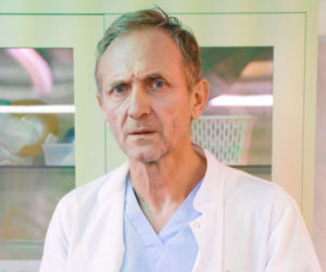 Nadchodzi „Sortownia”! Andrzej Chyra jako lekarz SOR-u w mrocznym serialu, jakiego jeszcze nie było