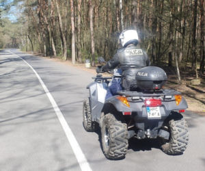 Policjanci na quadach patrolują Myślęcinek