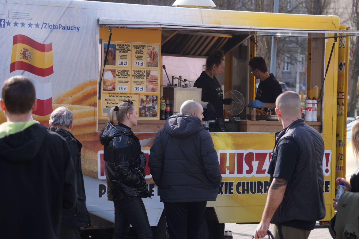 Food Truck Festival 2023 w Bydgoszczy. Wyjątkowe restauracje zaparkowały pod Torbydem [ZDJĘCIA]