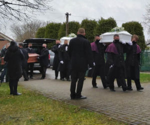 Pożar wybuchł w nocy. Ogień i dym odcięły drogę ucieczki czteroosobowej rodzinie