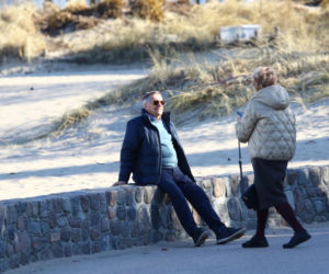 Stefan Friedmann z żoną na spacerze