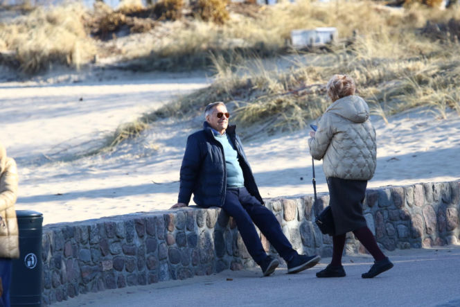 Stefan Friedmann z żoną na spacerze