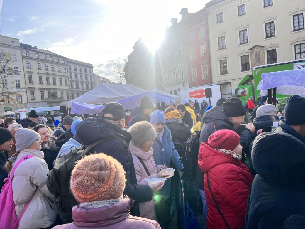 XXVII Wiglia dla Osób Bezdomnych i Potrzebujących Jana Kościuszko ponownie na Rynku Głównym w Krakowie 
