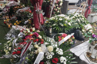 Magdalena Majtyka żegnana przez bliskich. Wzruszające napisy na wieńcach mówią wiele