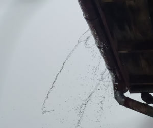 Ulewa w Rzeszowie! Rynny nie wytrzymują od nadmiaru deszczu 