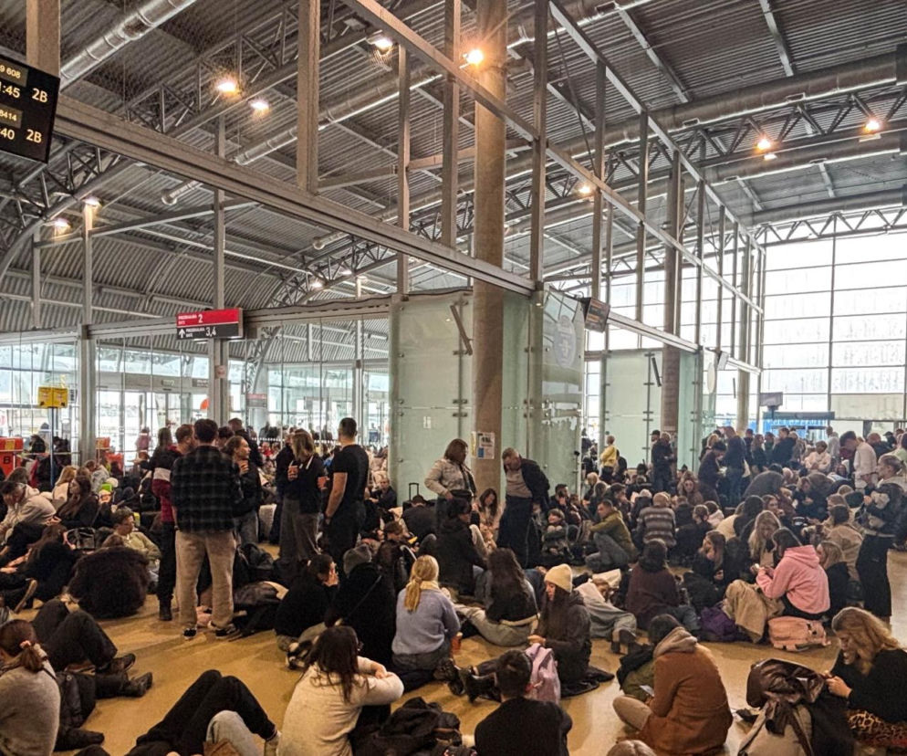 Duże problemy podróżnych na lotnisku Warszawa-Modlin
