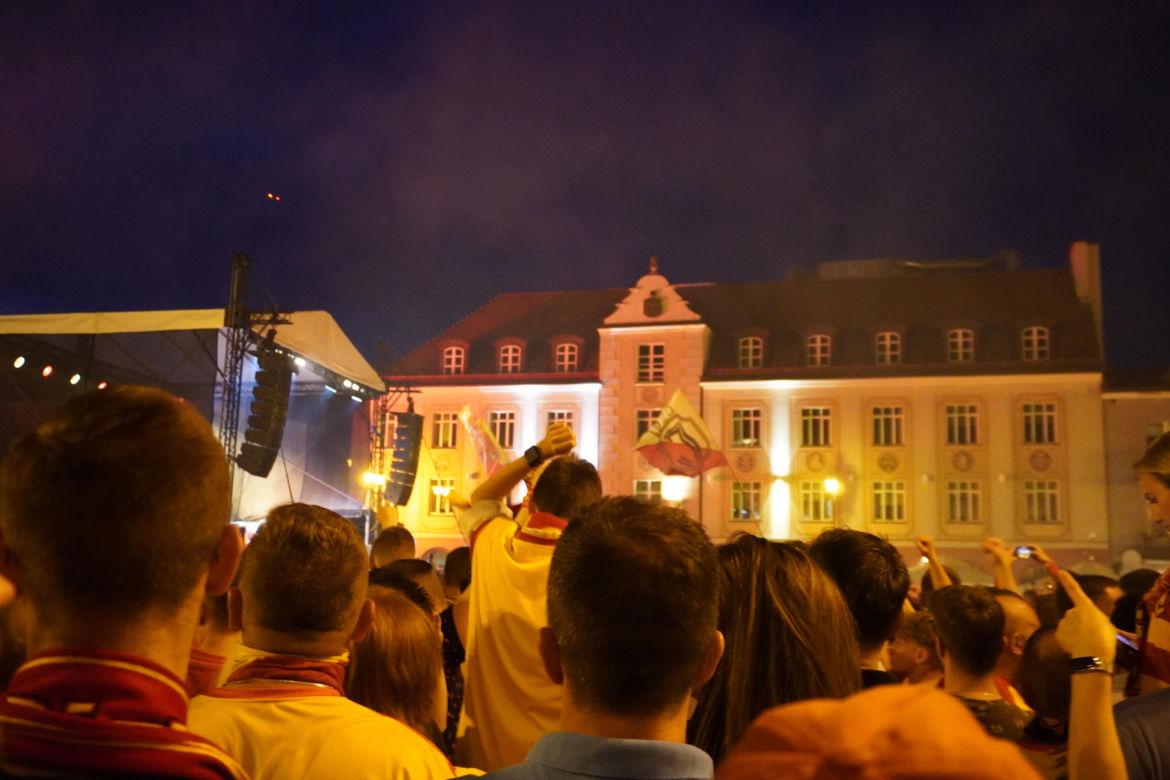 Feta w Białymstoku po mistrzostwie Polski. Tak bawili się kibice Jagiellonii Białystok
