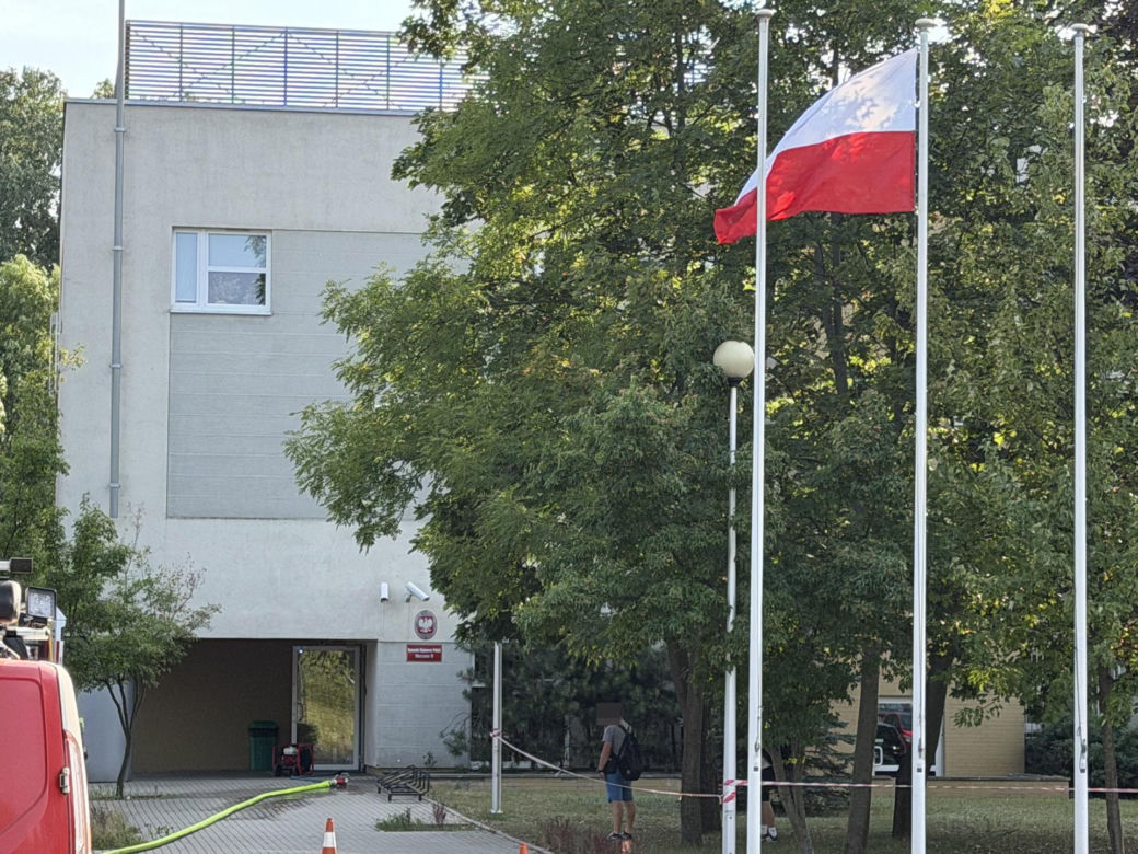 Pożar na komendzie policji! Strażacy w akcji