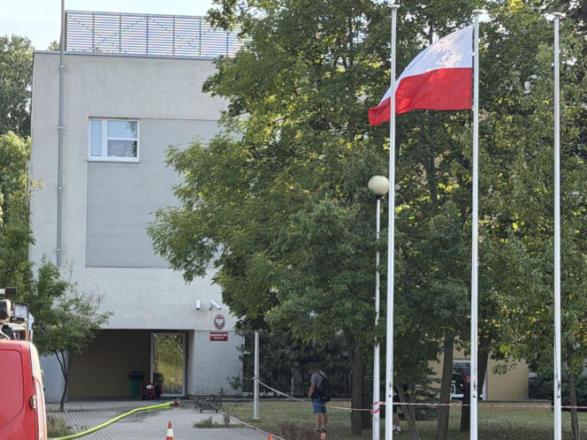Pożar na komendzie policji! Strażacy w akcji