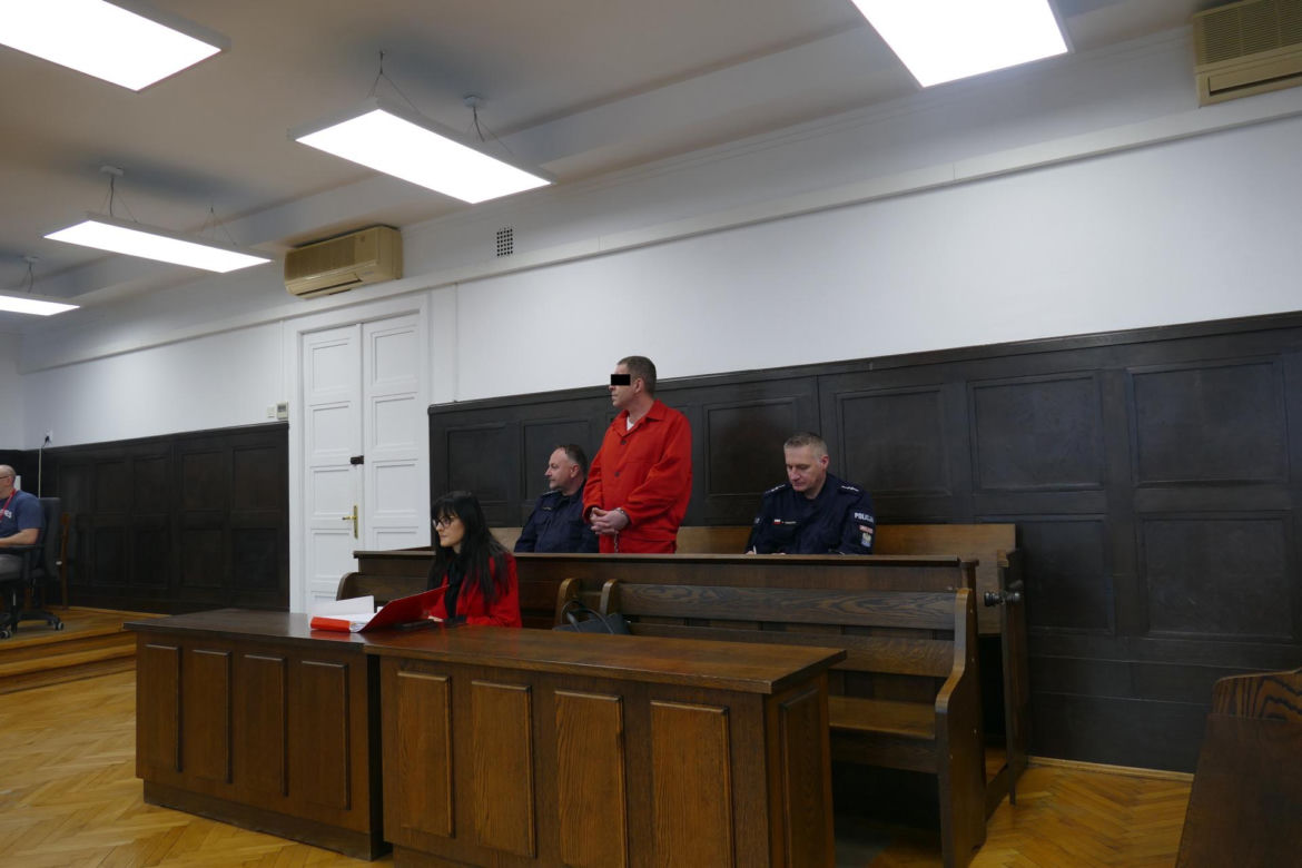 Ostrzelał braci i próbował zabić nożem znajomego. „Nie wiem, czy nim go uderzyłem”