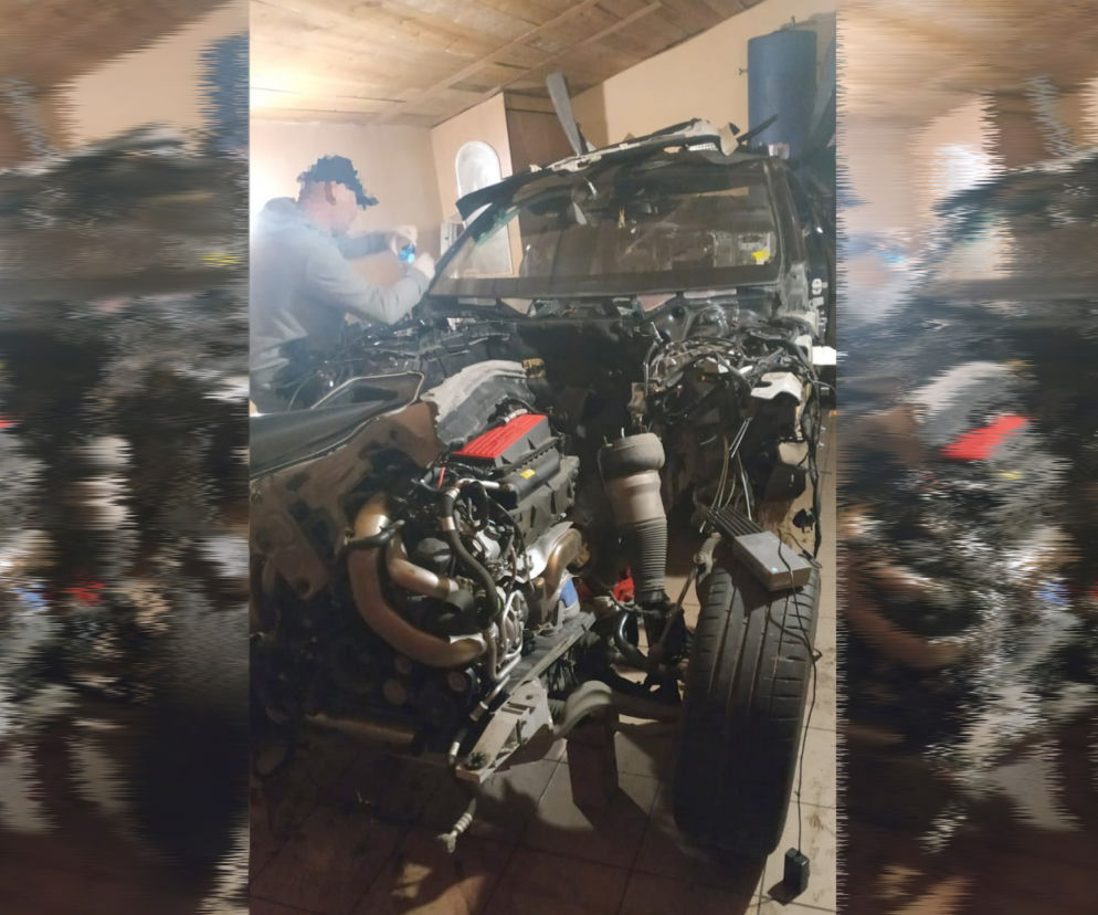 Policjanci odzyskali auta o wartości 800 tys. złotych! Zatrzymani kradli luksusowe samochody metodą na walizkę