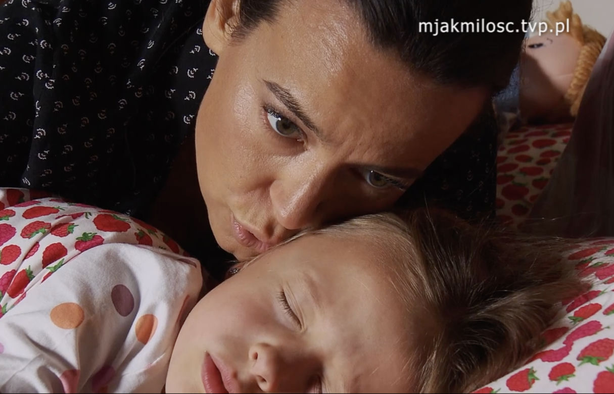 M jak miłość. Magda (Anna Mucha), Nadia (Mira Fareniuk)