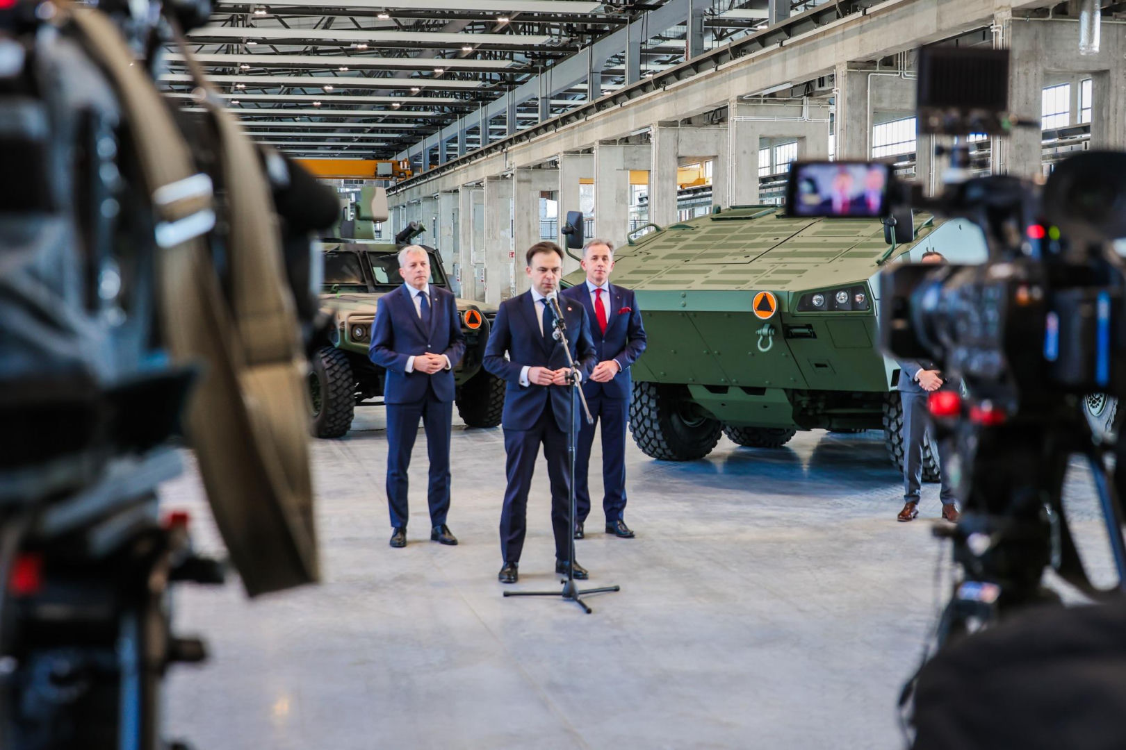 Rosomak z gigantycznym wsparciem 57 mln zł. Zwiększenie produkcji i linia dla Legwanów