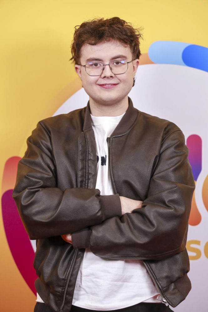 Mateusz Pawłowski jest dziś nie do poznania. Tak zmienił się Kacperek z serialu "Rodzinka.pl"