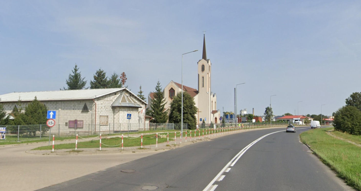Najdalej na północ wysunięte miasto na Dolnym śląsku. Dawne mury obronne wciąż tu istnieją 