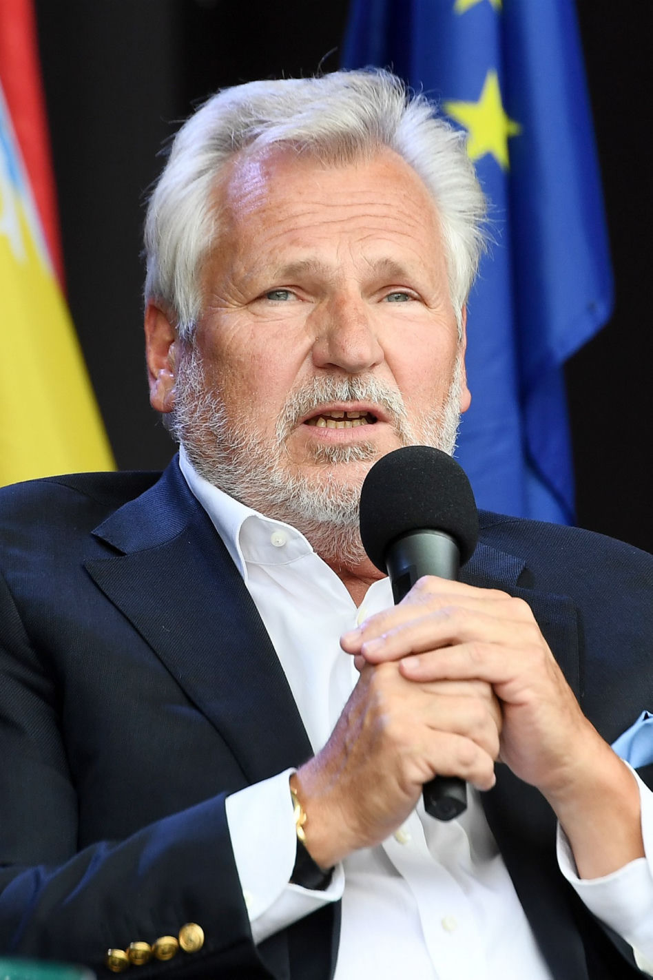 Aleksander Kwaśniewski dorobi w filmie