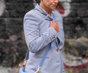 Olga Bończyk na czerwonym świetle