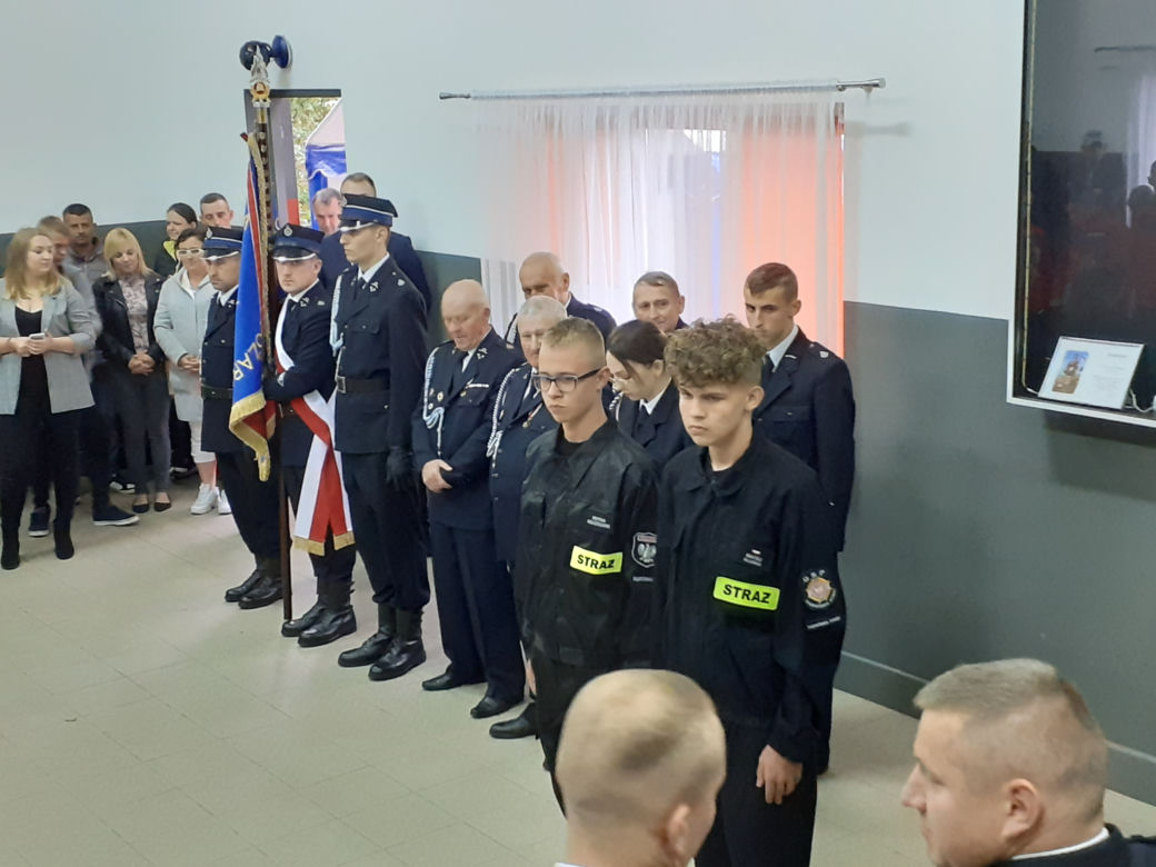 Ślubowanie Młodzieżowej Drużyny Pożarniczej OSP Dąbrówka Stany i 104-lecie jednostki