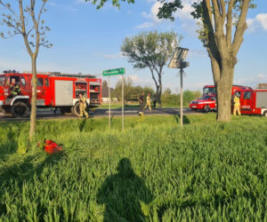Zginął, bo w renault innego kierowcy pękła opona! Śmiertelny wypadek na DK nr 10 pod Drobinem. Ogromne utrudnienia