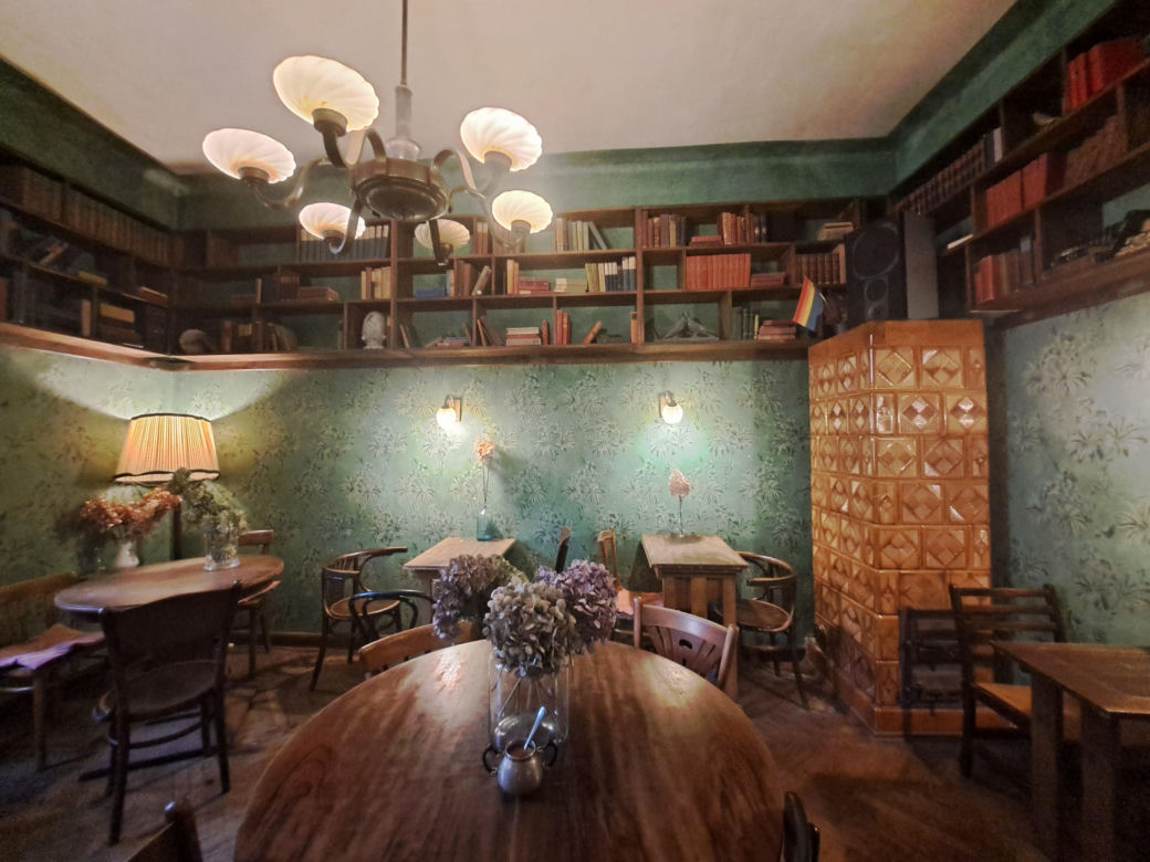 Księgarnio-kawiarnia  Massolit Books w Krakowie