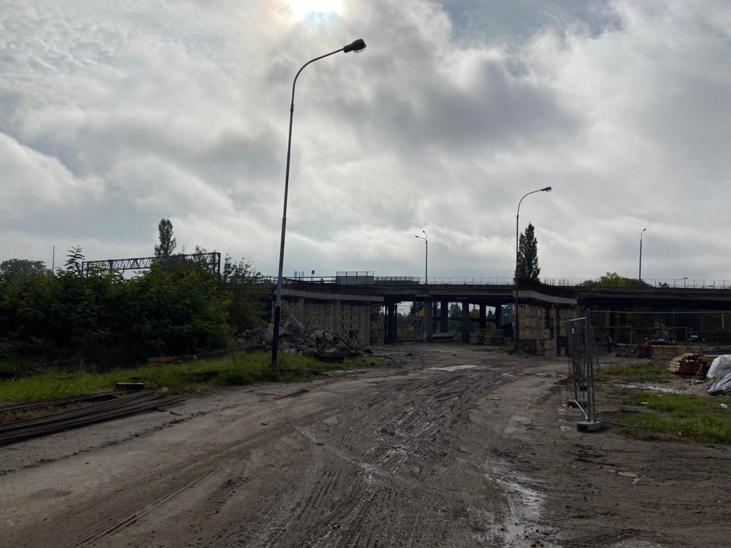 Wiadukt na Przybyszewskiego za niski 