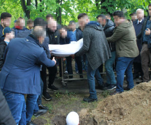 Ofiarę mordercy pochowano w całunie