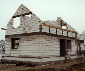 Mury z silikatów