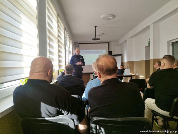 Policja z Wrocławia szkoli księży. Taki był główny temat