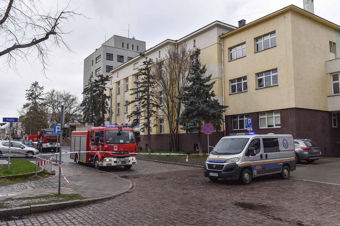 Walczyła z koronawirusem, osierociła trójkę dzieci