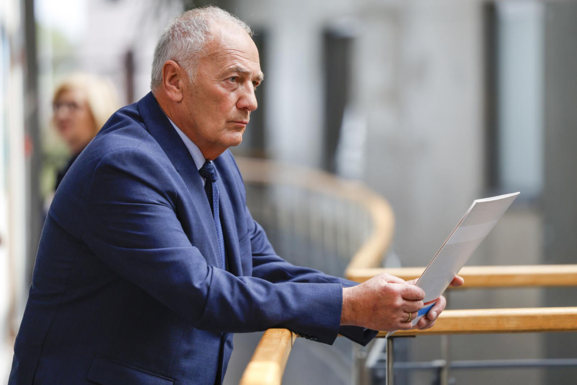 Pierwsza miłość. Taki los czeka Wekslera. Karol Strasburger nie kryje emocji i komentuje serialowe zmiany