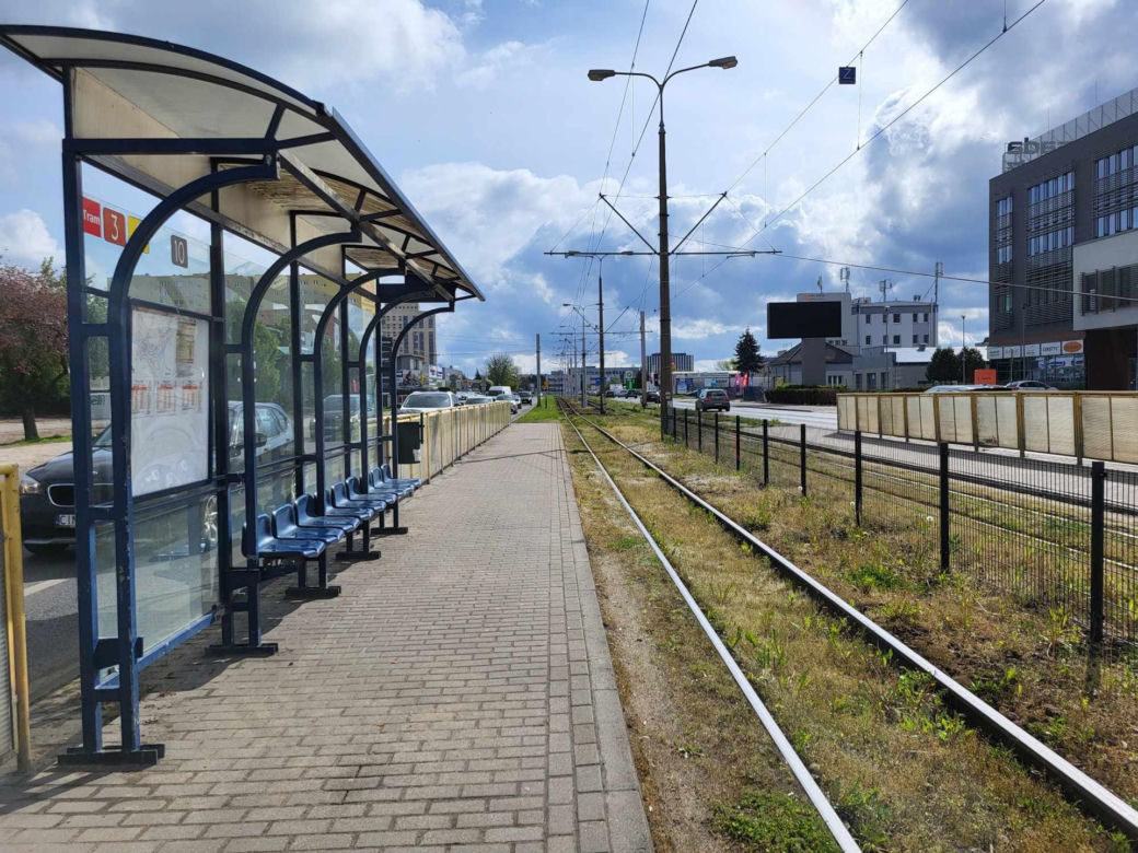 Tragiczny wypadek w Bydgoszczy. 15-latkę potrącił tramwaj. Dziewczyna nie żyje