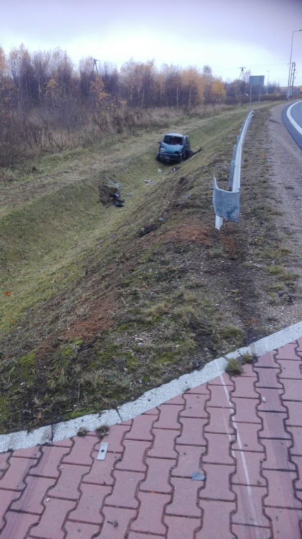 Jechał do pracy, miał ponad 4 PROMILE. Jego tico nie wyrobiło na zakręcie 