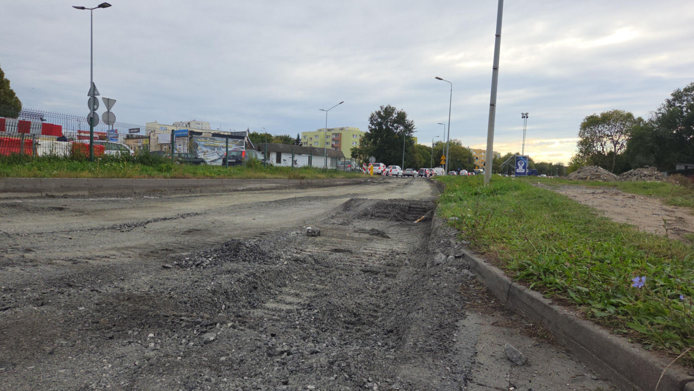 Wyburzają kolejne budynki na Szwederowie. Powstaje nowe torowisko tramwajowe [ZDJĘCIA]