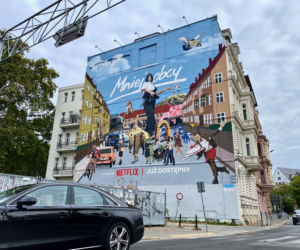 Wyjątkowy mural powstał we Wrocławiu! Wizualny hołd dla Jana Borysewicza z okazji sukcesu Mniej obcego