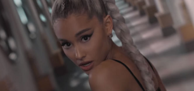 Ariana Grande ukryła SPECJALNĄ wiadomość w teledysku No Tears Left To Cry!  