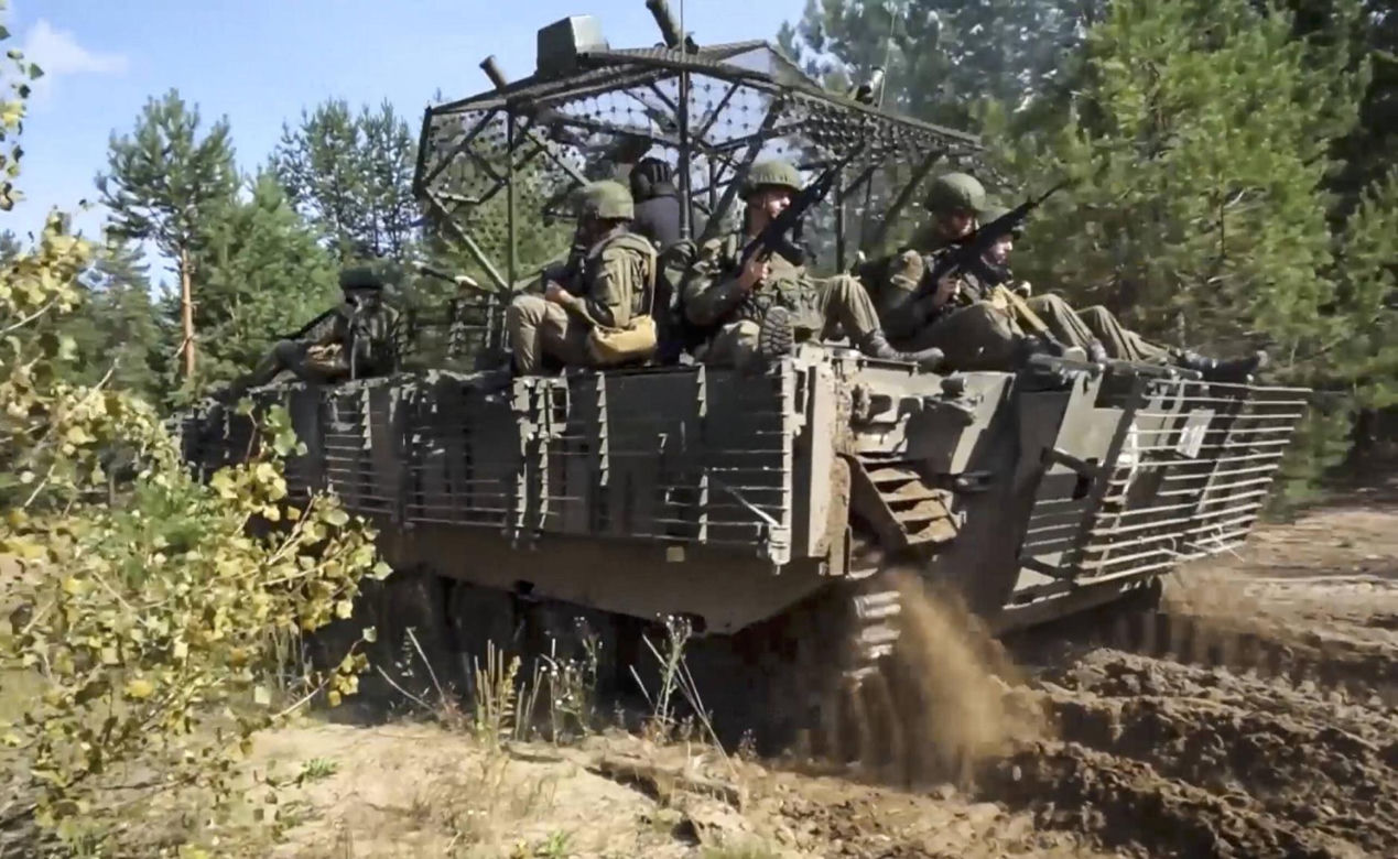 Ćwiczenia Zapad 25 tuż za granicą
