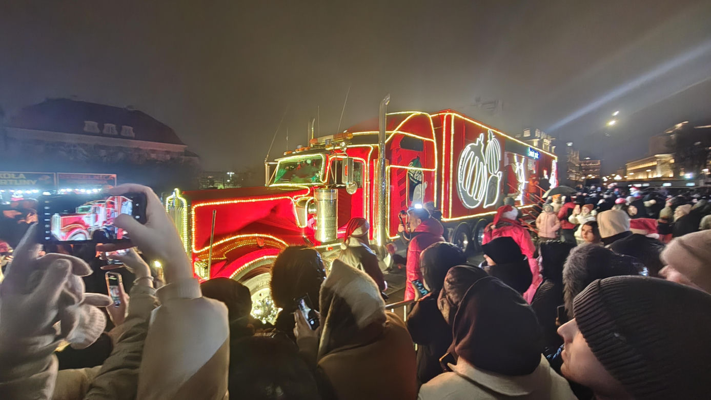 Tak prezentuje się świąteczna ciężarówka Coca-Coli. Wielki truck przyjechał do Wrocławia