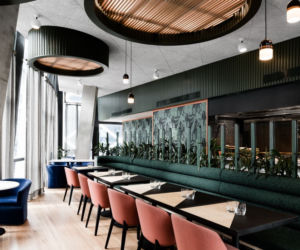 Tropikalne wnętrze restauracji w Sydney 