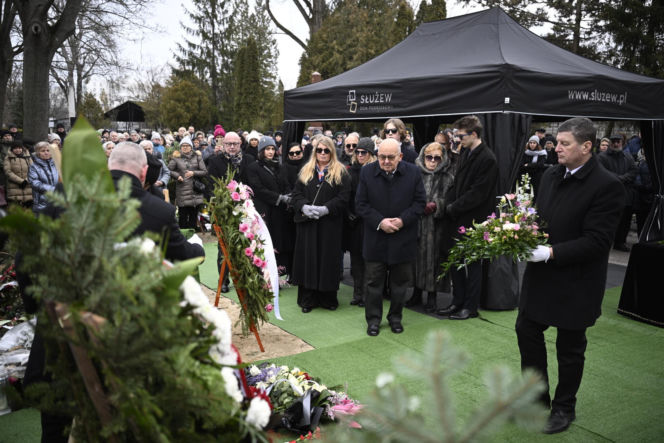 Bożena Dykiel spoczęła na Powązkach Wojskowych